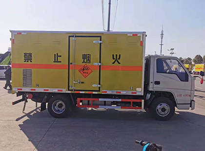 建瓯爆破器材运输车技术升级与安全合规新趋势